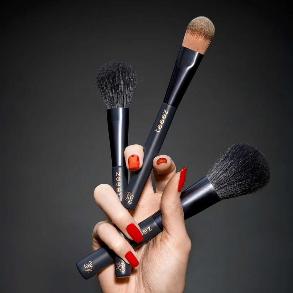 teeze Cosmetics Necessity Kit- Face Set - Picture 3 of 6